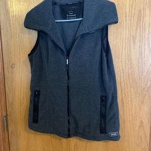 Calvin Klein performance cell phone pockets Large